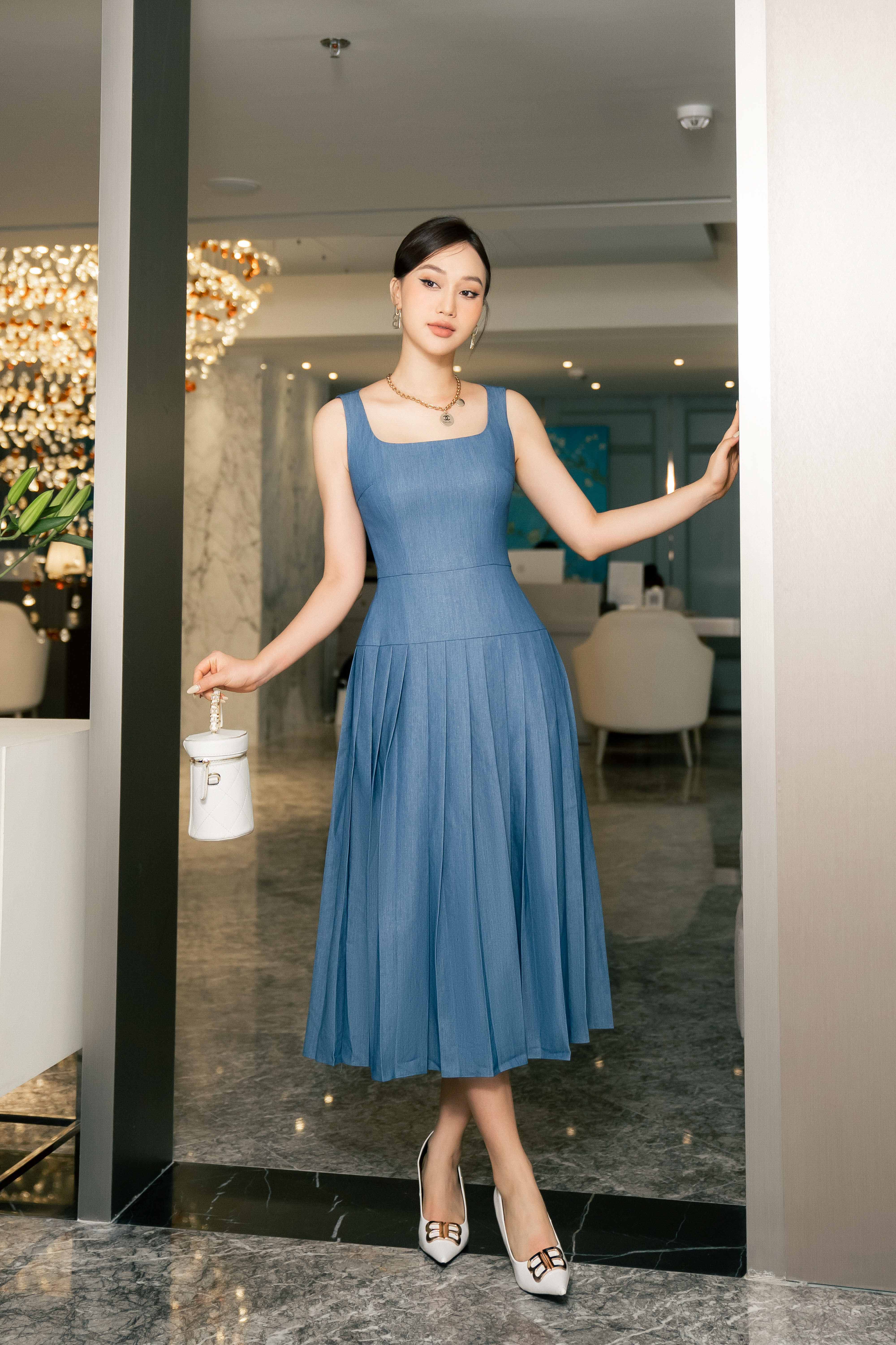 Dark blue simple outlet dress